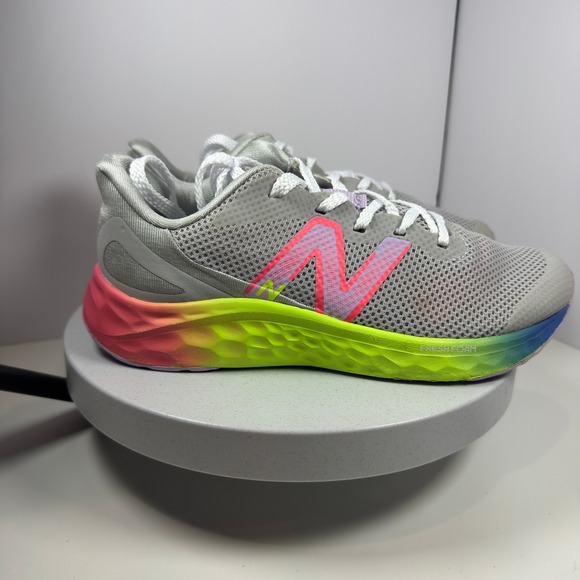 New Balance Fresh Foam Arishi V3 Rainbow Tie Dye Running Shoes Girls Size 4 - Picture 7 of 11